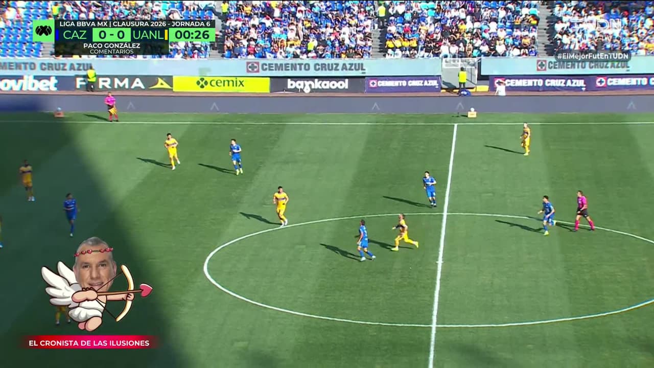 Arranca el partido y la pelota está en juego.