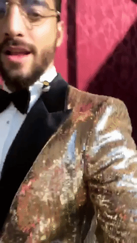 Ya listo para subir a la pasarela, Maluma presumió en redes sociales su deslumbrante atuendo.