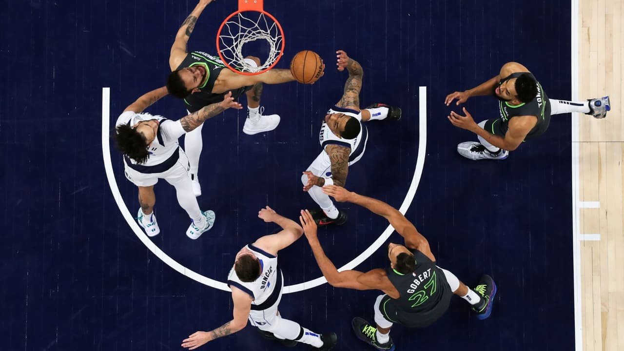 Los Celtics llegan a esta serie después de una impresionante barrida 4-0 sobre los Indiana Pacers en las Finales de la Conferencia Este. Gracias a su mejor récord en la temporada regular,
<b>Boston tendrá la ventaja de jugar en casa en los Juegos 1 y 2, y también en un potencial Juego 7</b>.