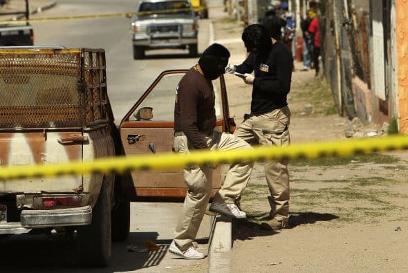 De la Rosa calculó esa cifra partiendo de que la mayoría de los 7.000 asesinados tenían entre 17 y 35 años. Las parejas en Ciudad Juárez suelen tener en promedio 3 hijos, muchas veces antes de cumplir los 20 años de edad.