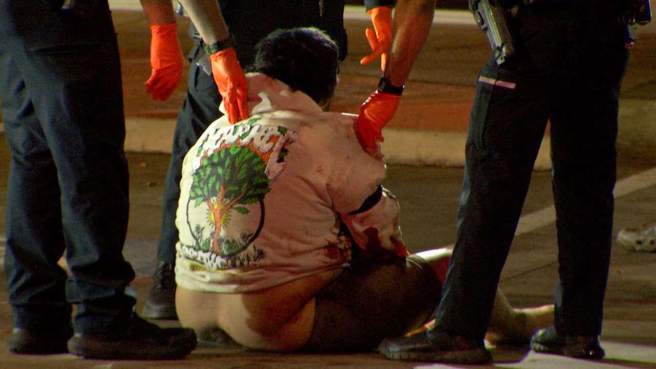 La víctima, quien no fue identificada, era un hombre de unos 30 años, quien quedó herido en tres ocasiones: en un hombro, una mano y en la ingle.