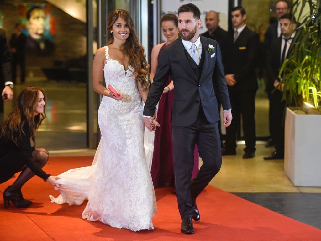 El 30 de junio de 2017, el futbolista argentino Lionel Messi se casó por el civil con quien hasta ese momento había sido su novia de toda la vida: Antonella Roccuzzo.