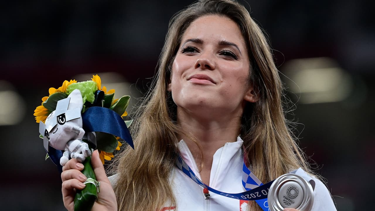 Atleta polaca subasta su medalla de Tokyo 2020 para que bebé sea operado en España