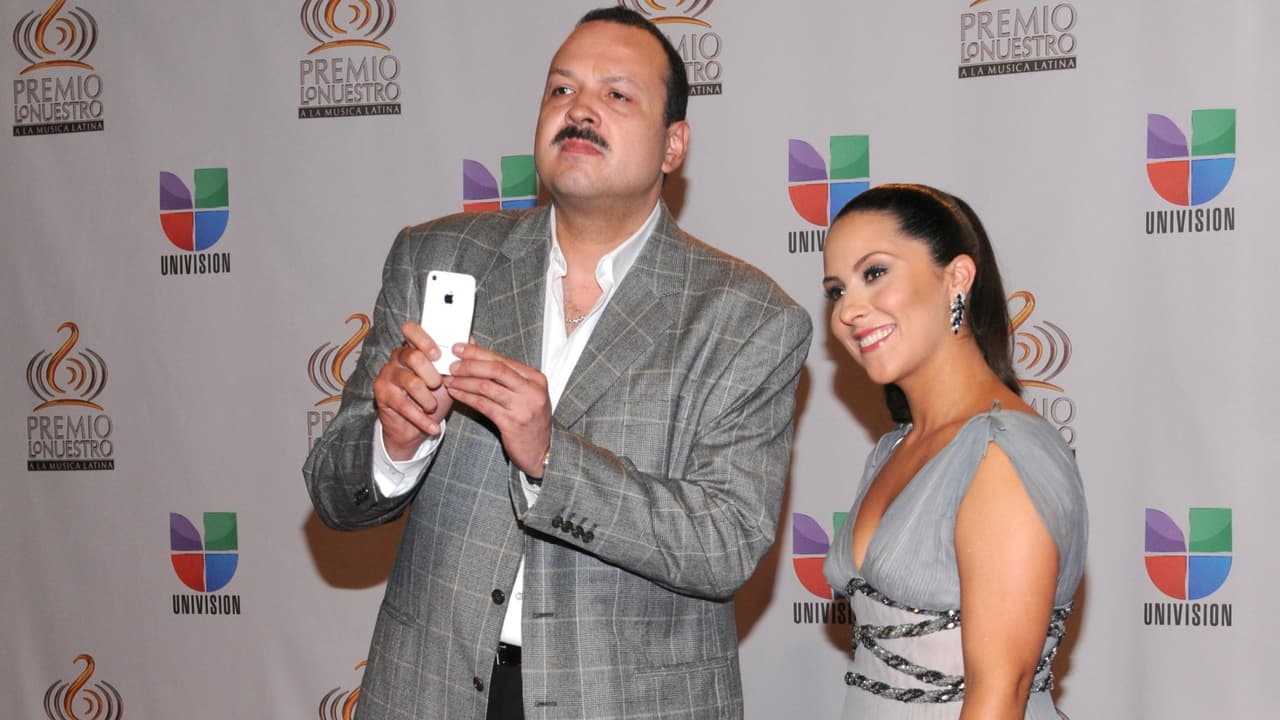 Pepe Aguilar y ]Aneliz Álvarez en Premio Lo Nuestro 2012