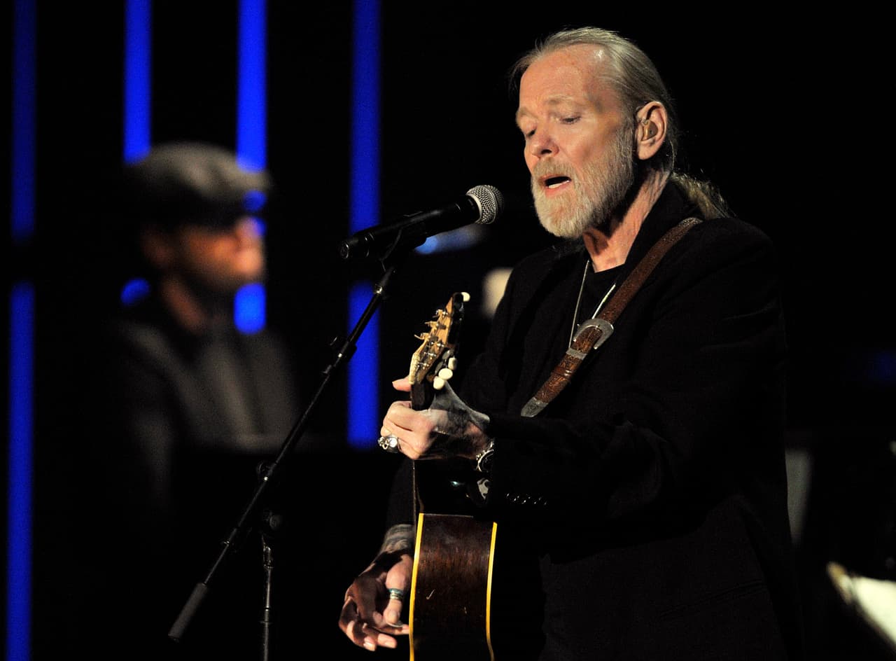 Gregg Allman murió en su casa de Savannah, Georgia. Según informó un comunicado en su sitio oficial, el cantante enfrentó varios problemas de salud en los últimos años.