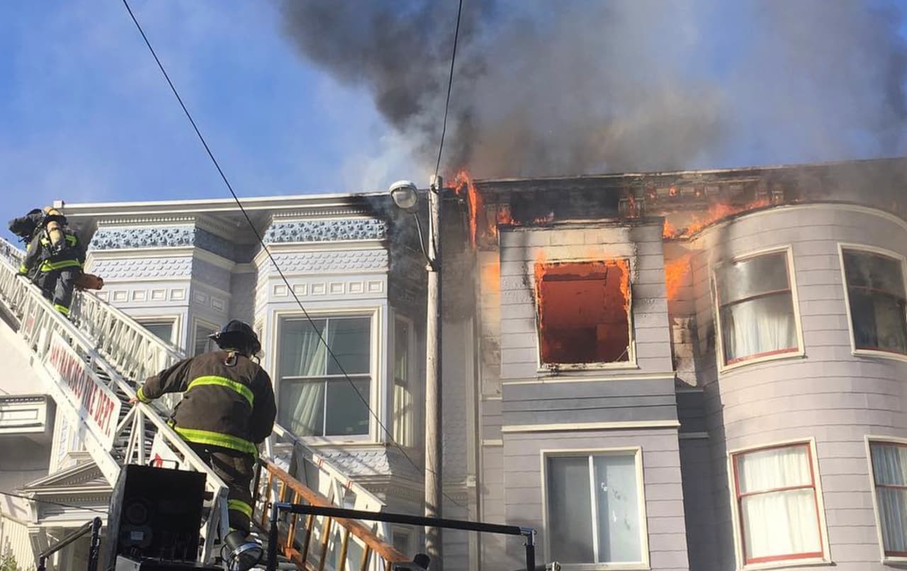 Las autoridades investigaron las causas del percance y reportaron que no hubo personas heridas durante la emergencia.