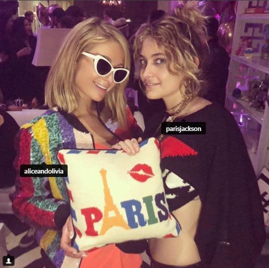 El 16 de febrero Paris festejó su cumpleaños rodeada de amigas, entre ellas la misma Paris Jackson, hija del 'Rey del pop', Michael Jackson.