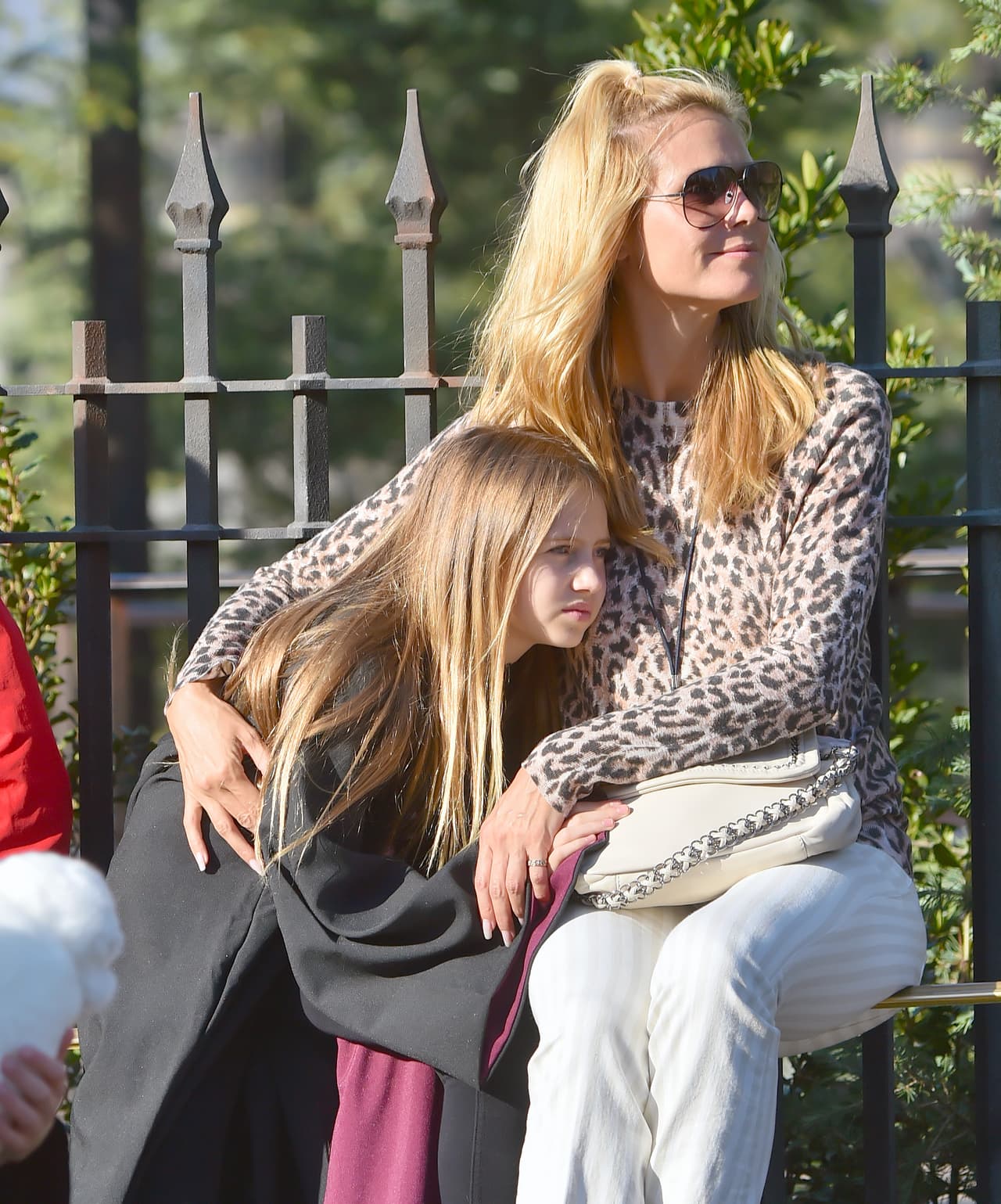 Y los esperaron pacientemente en lo que regresaban.