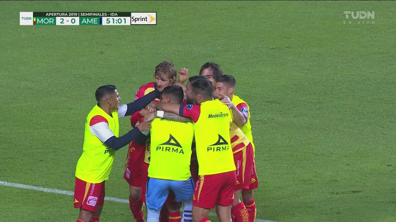 ¡Contragolpe, sombrerito y gol! Morelia hace el 2-0 y pone contra las cuerdas al América