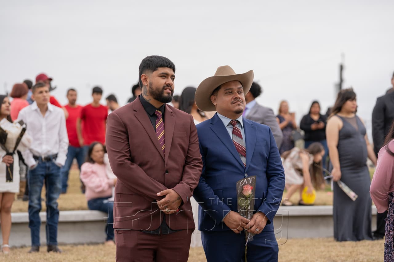 Parejas de todas las edades, razas y preferencias se dieron cita para decir “sí acepto” en una colorida ceremonia en el que los familiares de las parejas también pudieron asistir.