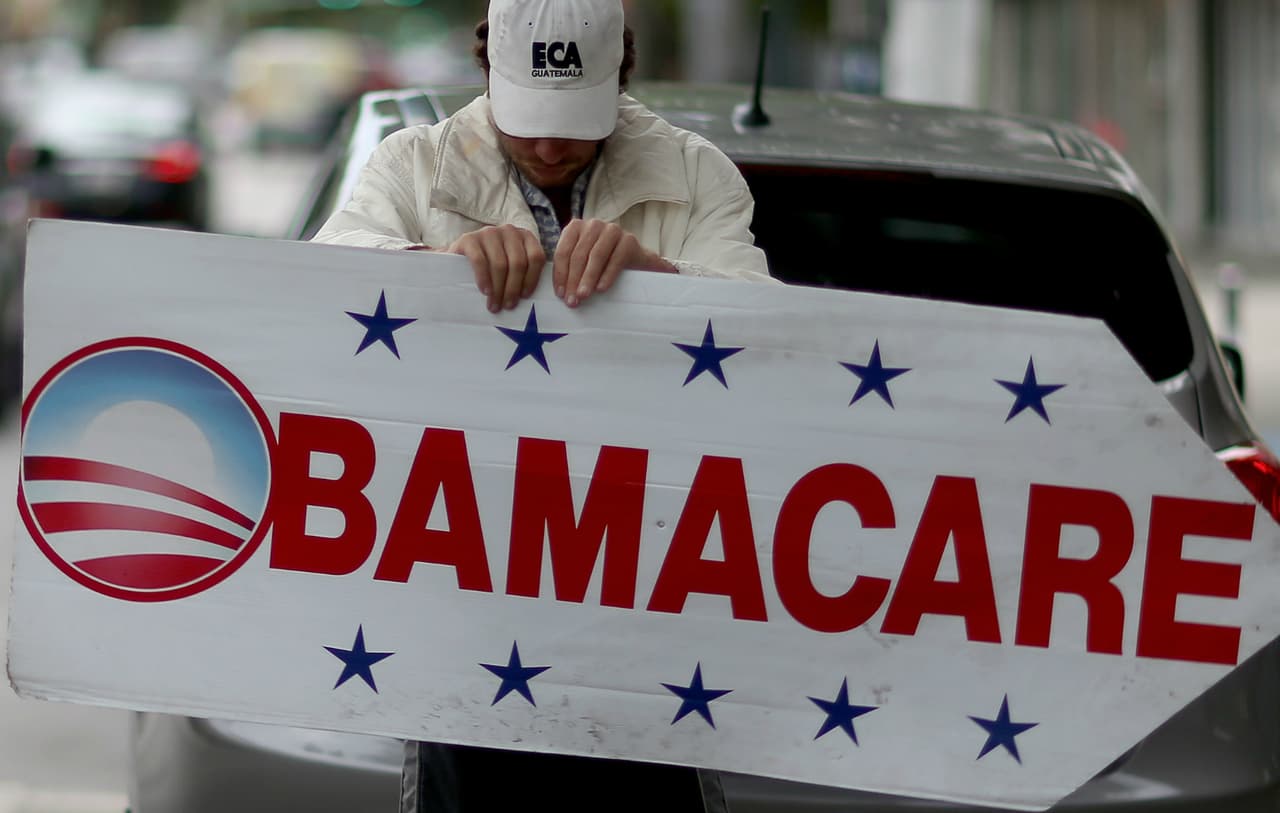 Una corte de apelaciones decide que parte de ley de Obamacare es "inválida"