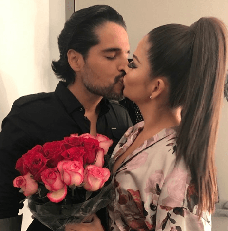 Un detalle de los muchos que conquistaron a Ana Patricia, quien en más de una ocasión ha confesado estar "con el hombre que le roba los besos y las sonrisas.