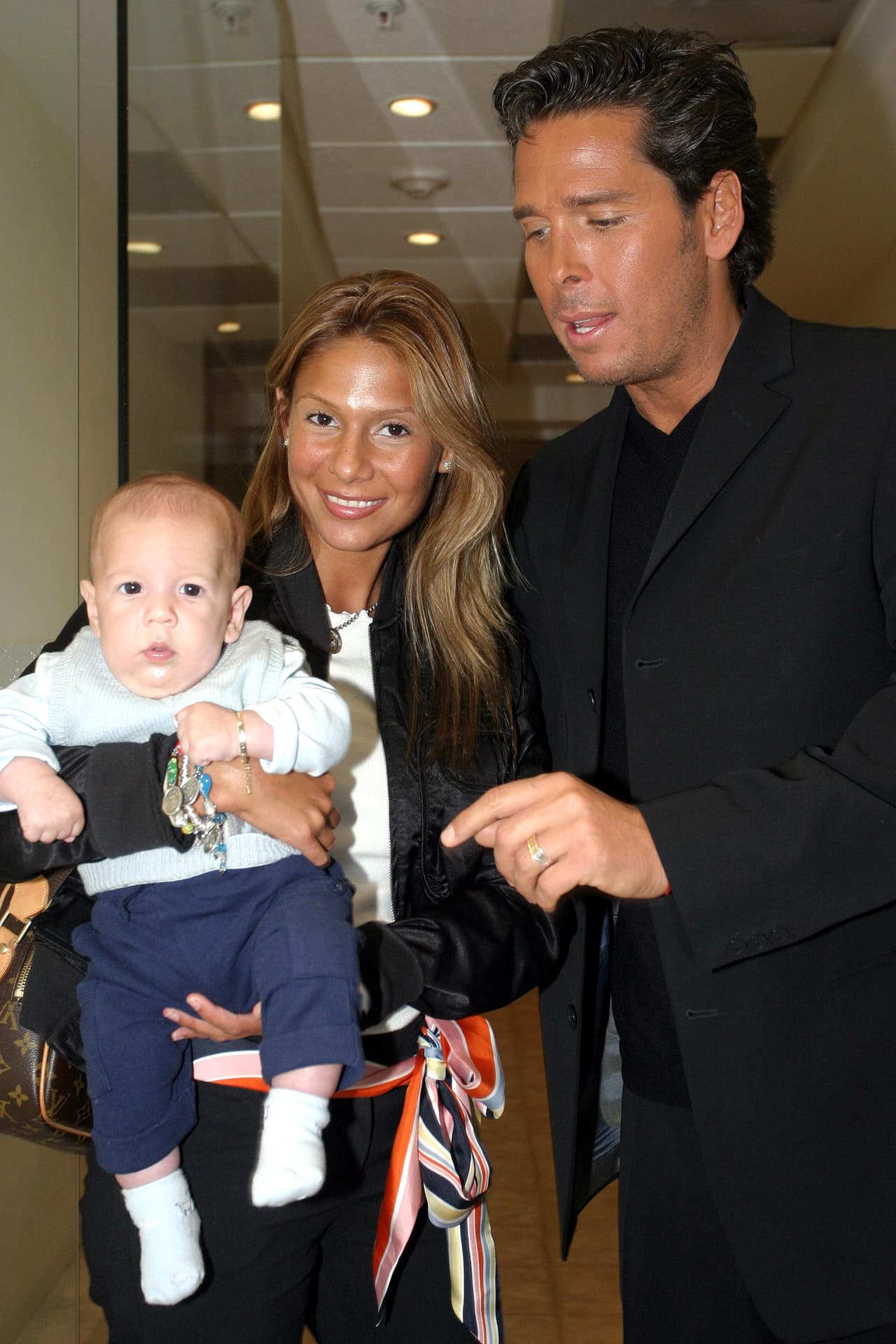 Con Yadira debutó como padre en 2005 y ahora 
<b><a href="https://www.univision.com/famosos/el-hijo-de-roberto-palazuelos-ya-pinta-para-ser-un-galan-de-telenovelas-igual-que-su-papa-fotos">su hijo </a></b>se encuentra en plena adolescencia.