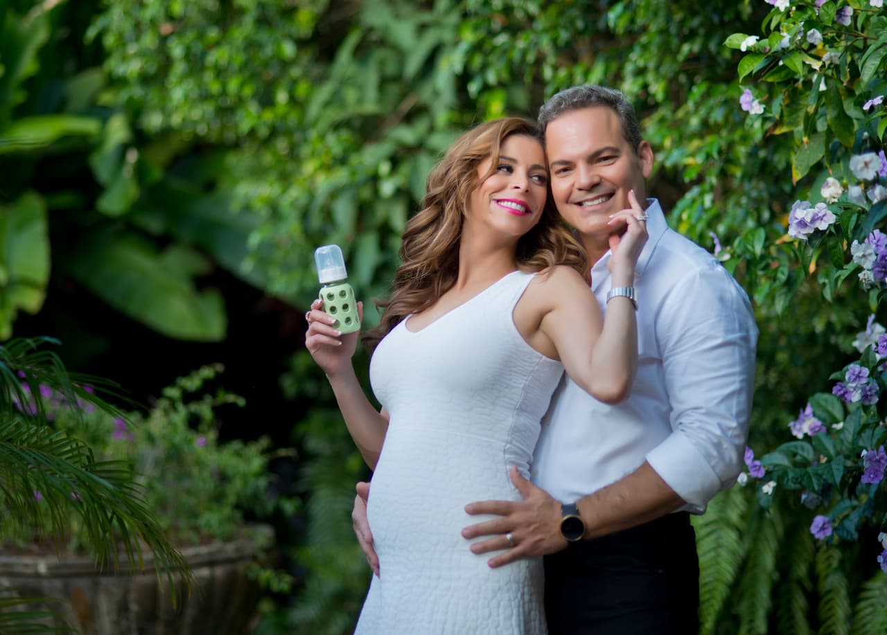 Su esposo está muy contento pues es su primer hijo varón, porque tenía dos niñas.