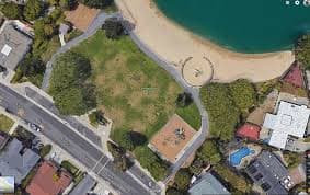 2. 
<b>Erckenbrack Park en Foster City ubicada en el condado de San Mateo:</b> “Esta playa se encuentra dentro de un mosaico diseñado de canales cerrados que se ven afectados por el clima seco y el desarrollo residencial y comercial circundante”, 
<a href="https://healthebay.org/beachreportcard2021/" target="_blank">informó</a> Heal the Bay.