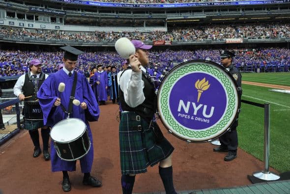 4. La Universidad de Nueva York: Fundada en 1831 la Universidad de Nueva York es ahora una de las universidades privadas más grandes en EU. De los más de 3 mil colegios y universidades en el país, esta es una de las 60 instituciones miembros de la distinguida Asociación de Universidades Americanas.