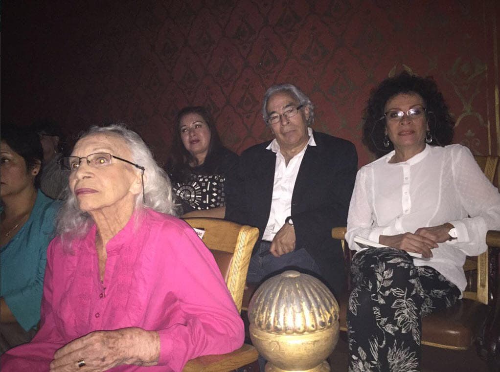 Nació el 28 de agosto de 1954 en Guanajuato. Heredó el gusto por la actuación de su madre, la actriz Josefina Echánove, quien participó en más de 30 películas y casi 20 telenovelas.