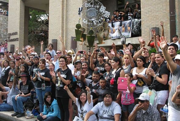 Photos: Spurs Championship Parade 2014 Barges