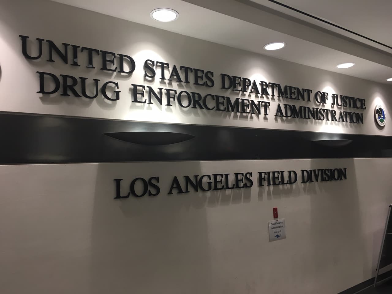 La oficina de la DEA en Los Ángeles lidera la investigación para poner tras las rejas al capo mexicano. Lleva ocho años reuniendo pruebas contra este y siguiendo pistas que lleven a su captura.