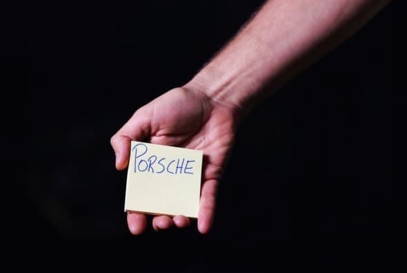 Jaime Gabaldoni, periodista senior de Autos de Univisión Digital, jura que la primera palabra de su único hijo fue Porsche. ¡No sabemos si creerle! (Fotografía de Laura Prieto).