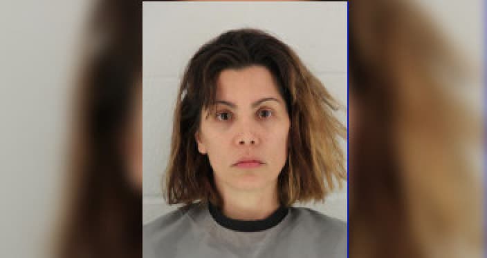Mollie Fitzgerald, actriz arrestada por supuestamente asesinar a su madre.