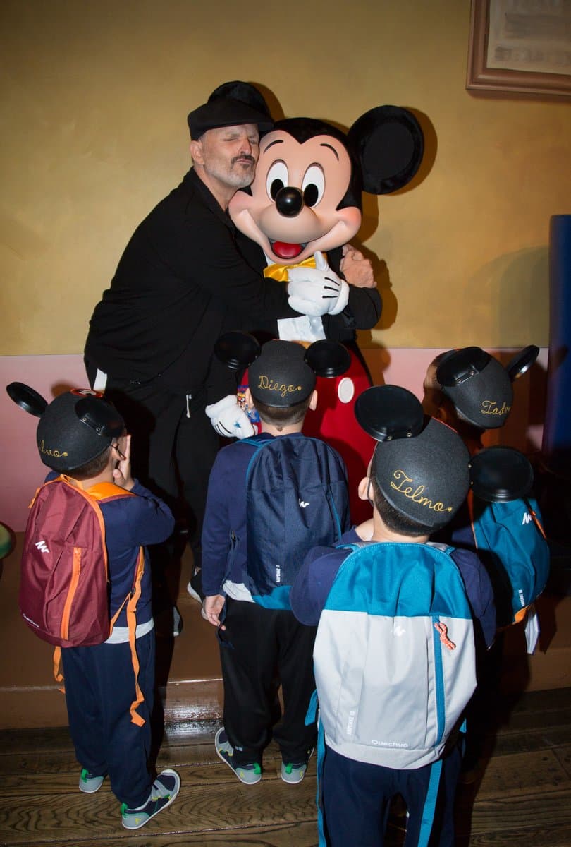 El cantante es un orgulloso padre de cuatro tiernos varones.
