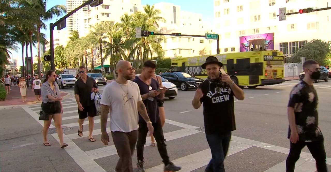 En Miami Beach parece que no hay coronavirus: no usan máscaras y no hay distancia social