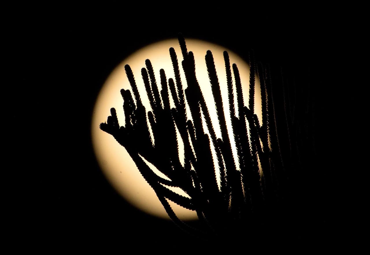La superluna, en Santo Domingo, República Dominicana.