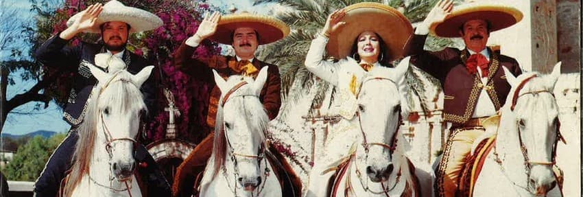En la década de 1970 y 1980, Antonio Aguilar y su familia (Flor, Pepe y Toño) llevaron su mexicanísimo espectáculo ecuestre por muchas plazas de Estados Unidos, México, Centro y Sudamérica.