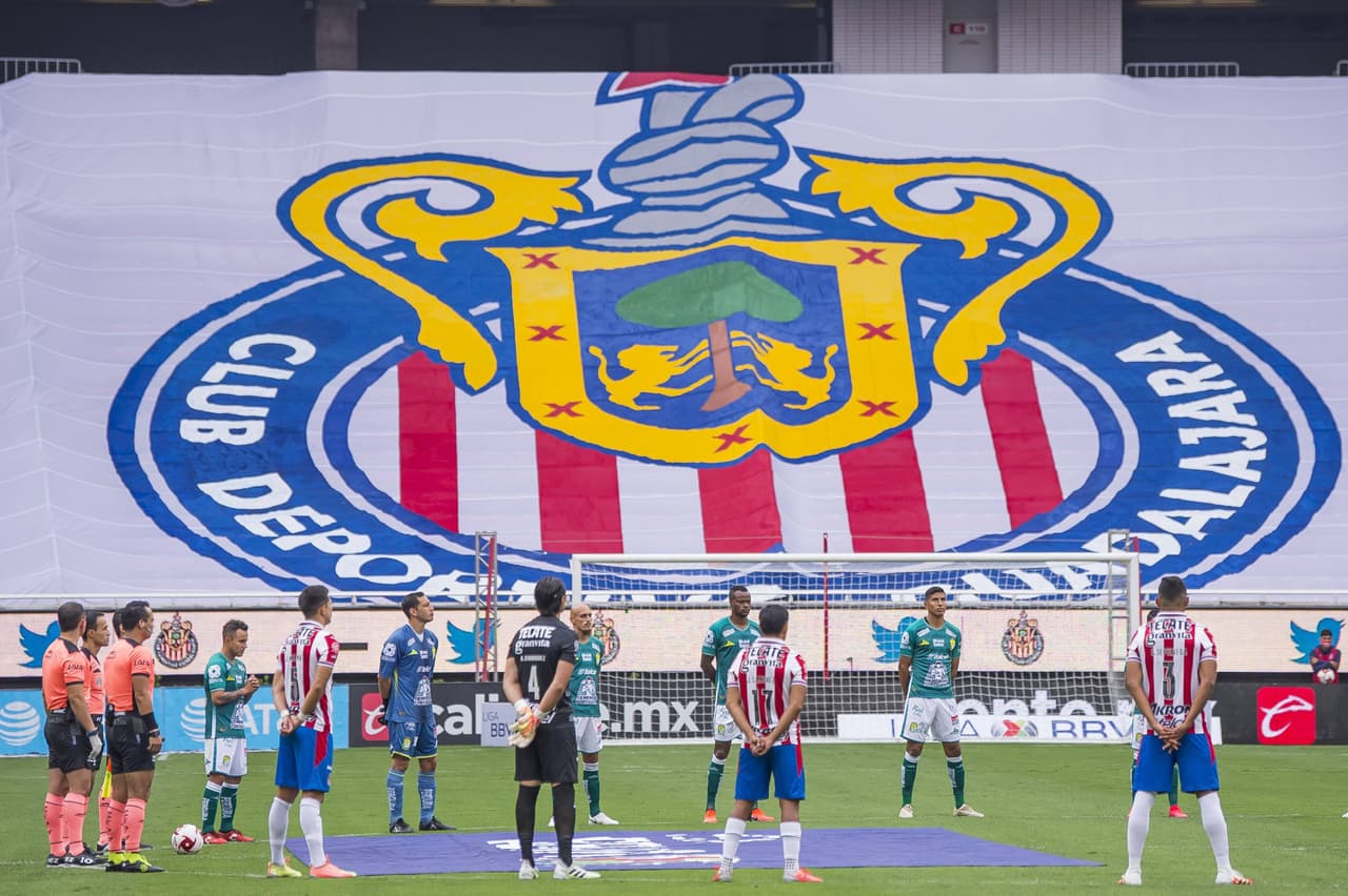 Oribe Peralta no está con Chivas por tema de sinusitis