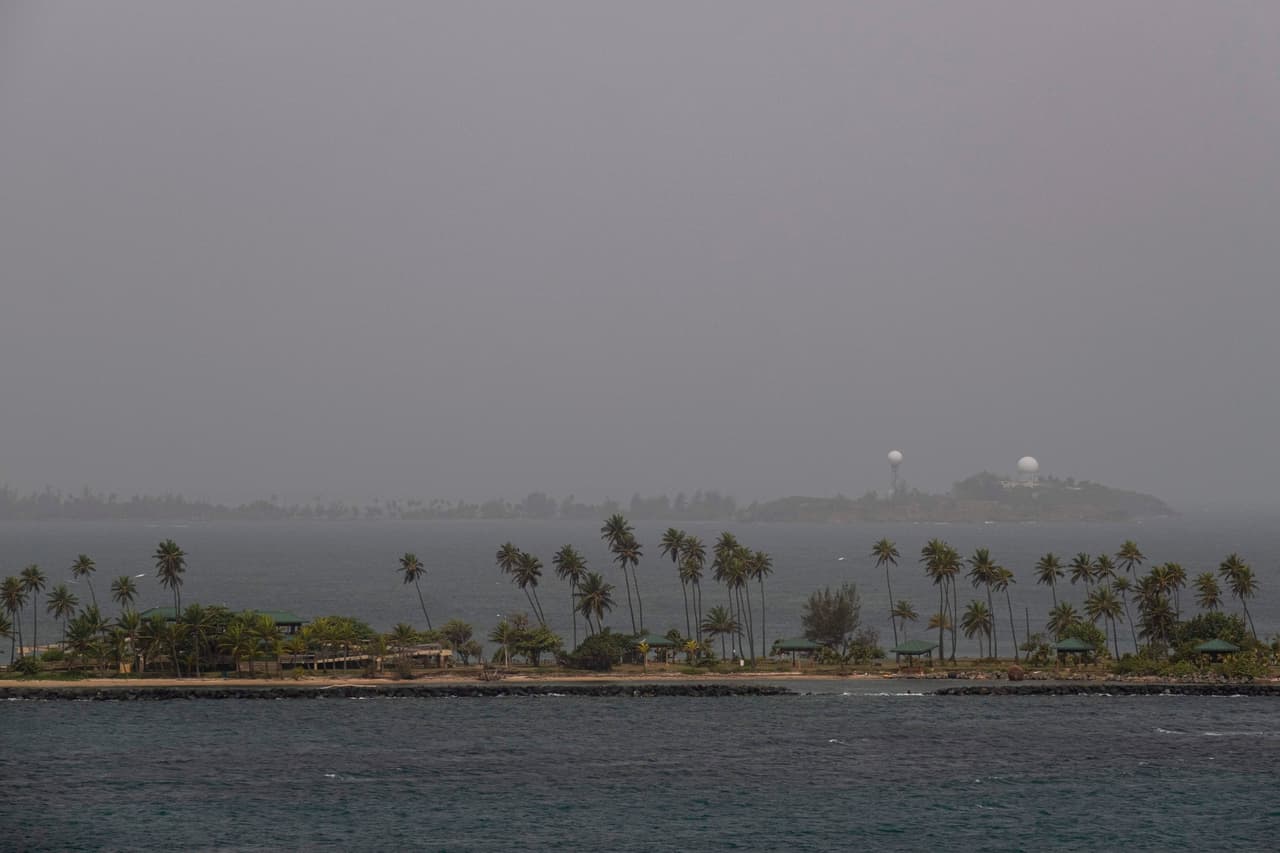Sin embargo, Méndez Lázaro, que colabora con la NASA en el desarrollo de un sistema de alertas para el arribo del polvo del Sahara a través del Océano Atlántico, agregó que la concentración ha sido tan alta en días recientes que los efectos adversos incluso podrían detectarse en personas sanas.
<br>
<br>
<br>