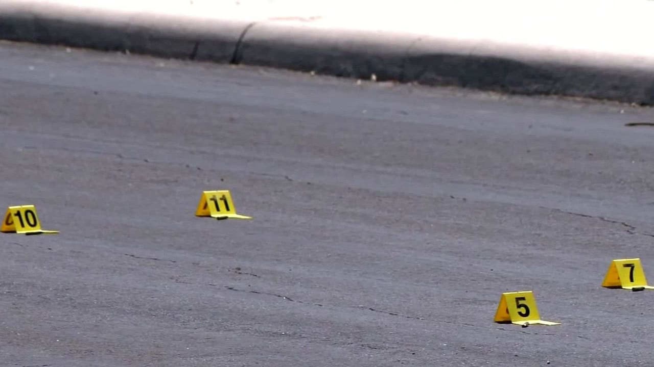 Juez juvenil explica qué cargos podrían enfrentar los jóvenes que abrieron fuego contra una propiedad
