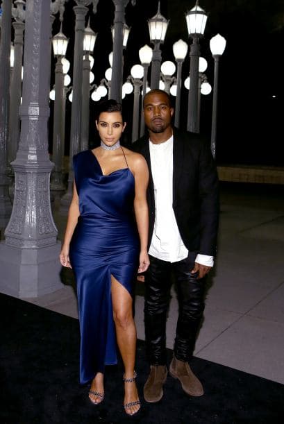 Kim Kardashian vestido azul