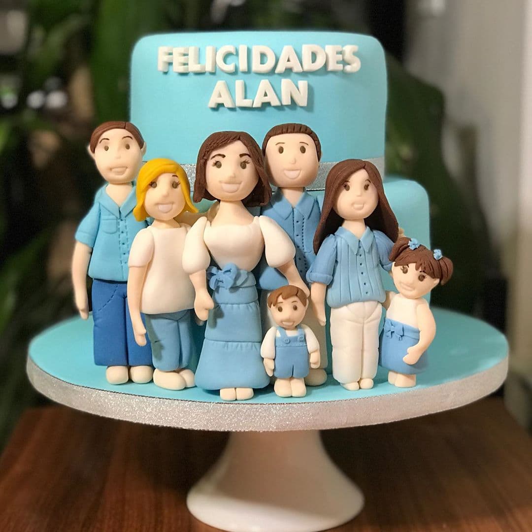 Precisamente hasta su hogar llegó un hermoso pastel de cumpleaños para celebrar a nuestro Alan Tacher.