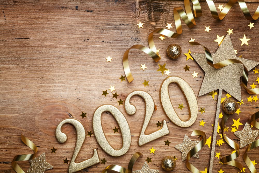 ¿Por qué “año cuatro”? Muy sencillo, en numerología todas las sumas se reducen a un solo dígito del uno al nueve –como puedes ver en las lecciones del curso de numerología gratuito que aparece en la página de Univision Horóscopos. Esto quiere decir que al sumar los dígitos del año 2020 tendremos: 2+0+2+0=4, así de fácil.
<br>