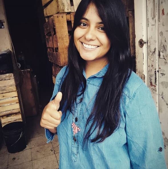 "Lamentablemente me llegó la noticia cuando estaba por abordar el avión a Francia y no pude acercarme a todos los medios para aclarar el tema", explicó la potosina en el comunicado.