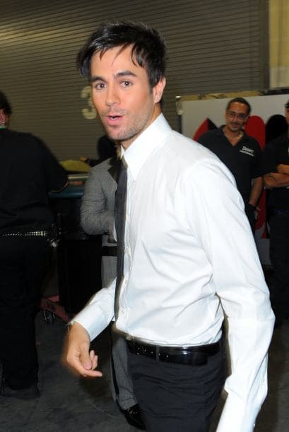 ¡Oohh! ¿Quién habrá sorprendido a Enrique Iglesias?
