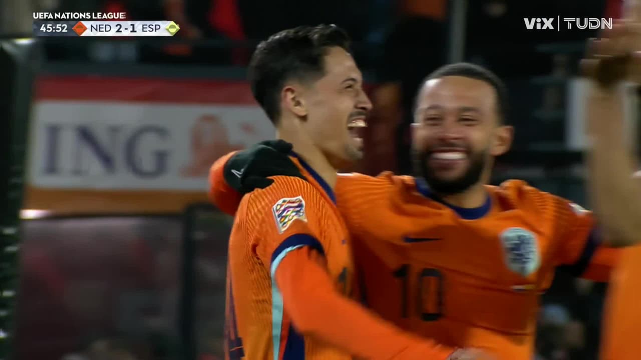 ¡Gol de vestidor! La defensa española sale dormida y Reijnders pone el 2-1