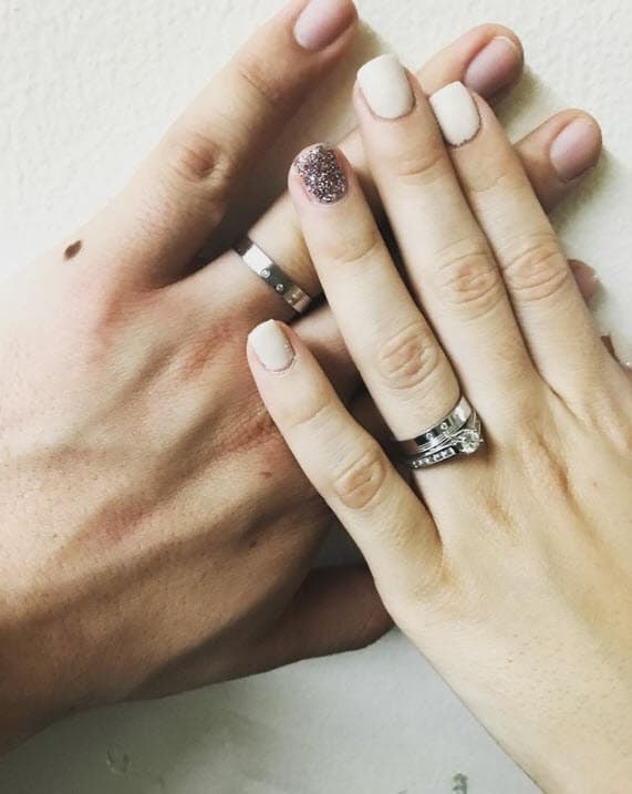 Con esta imagen Julián Figueroa e Imelda Tuñón anunciaron el 24 de agosto de 2017, que habían contraído matrimonio: "Sr. y Sra. Figueroa, Imelda Tuñón te amo por siempre mi amor", se lee en el mensaje.
<br>