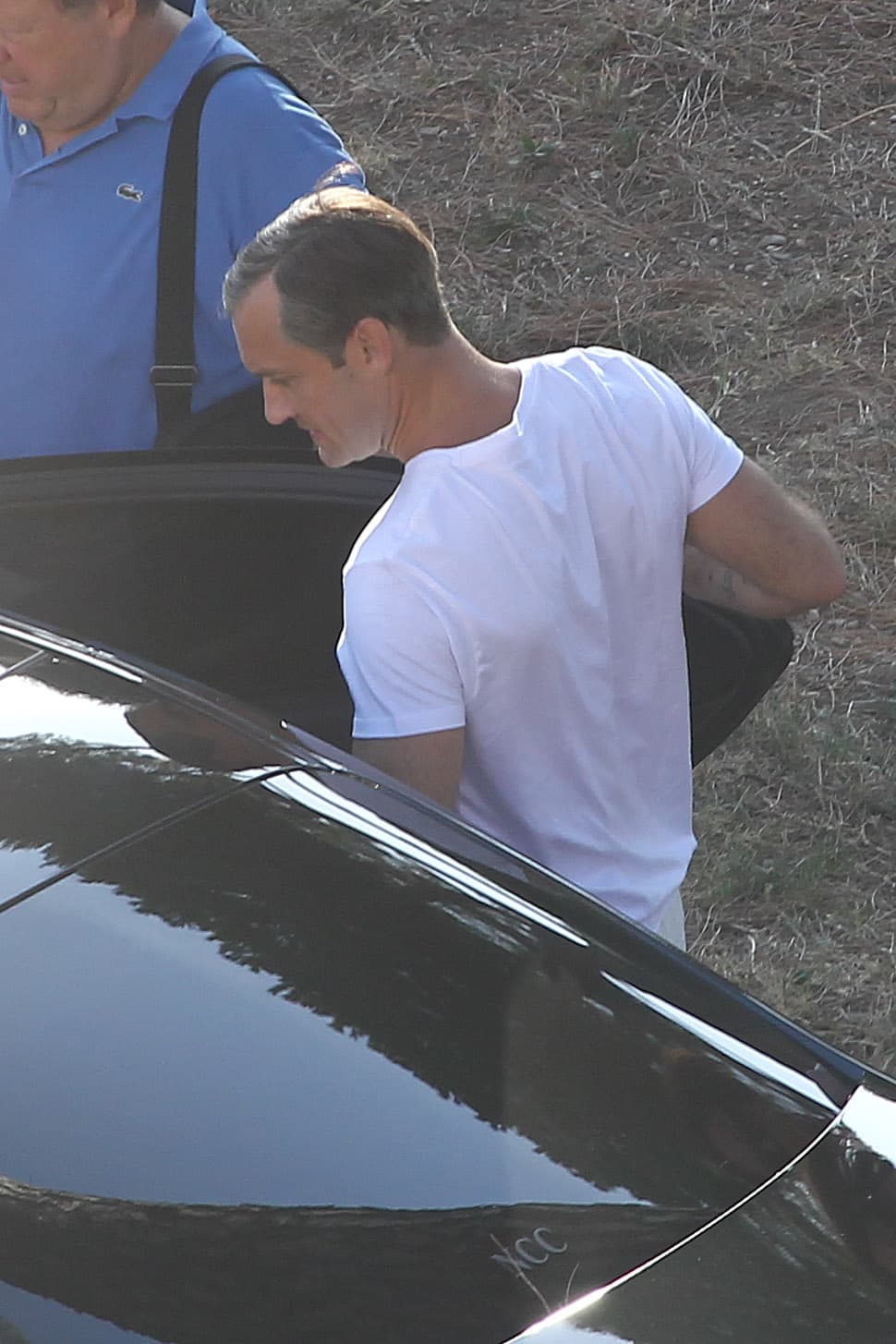 Después de una larga jornada de grabación, el actor se retiraba en un flamante carro.