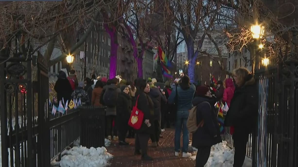 Retiro de bandera del Orgullo en Stonewall genera protestas