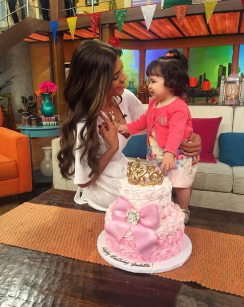 Parece que la tía Francisca se derrite de dulzura cada vez que tiene en brazos a Baby Giulietta.