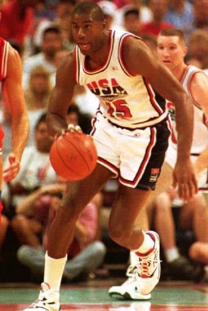 "Magic" Johnson fue integrante del legendario Dream Team de E.E.U.U. que ganó la medalla de oro de forma contundente en los Juegos Olimpicos de Barcelona en 1992