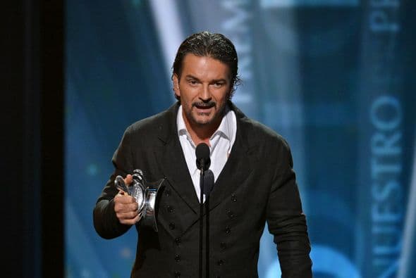 También le dio las gracias a su equipo de trabajo, quienes lo han apoyado en cada paso.