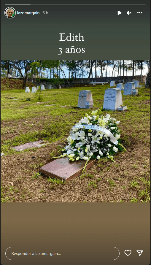 Este 2022, se cumplió el tercer aniversario luctuoso y Lazo visitó su tumba. En sus historias de Instagram compartió una fotografía del enorme arreglo floral que dejó en donde reposan los restos de la actriz de 'Salomé'.