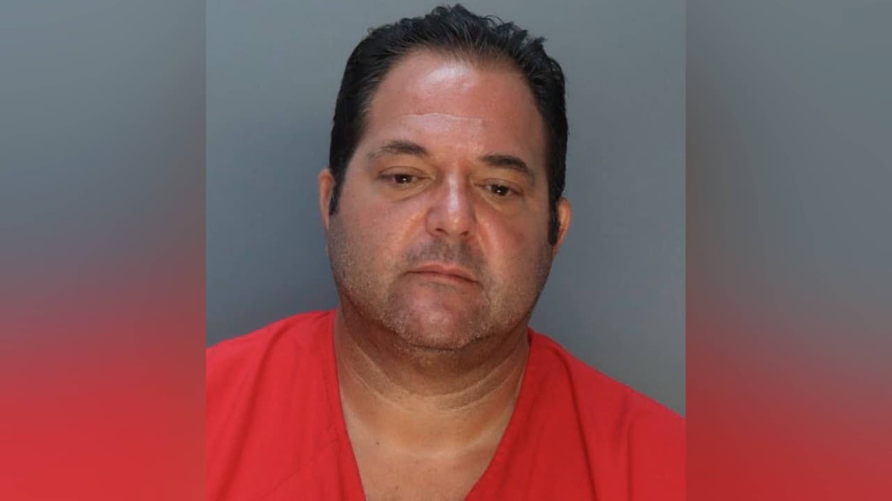 Alcalde de North Miami Beach es arrestado por cargos relacionados con irregularidades al votar