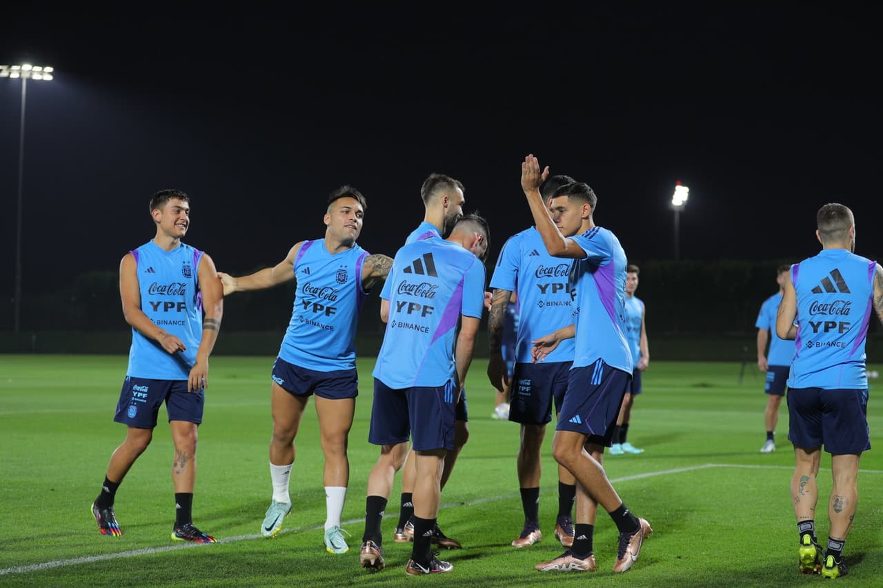 Messi se 'esconde' en entrenamiento de Argentina a cuatro días del debut