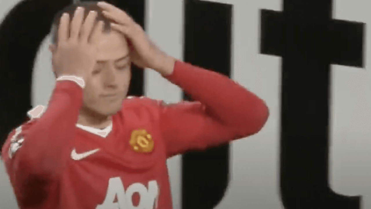 Hernández se decepcionó, pues al anotar ya festejaba cuandio vio al árbitro asistente con la bandera levantada. A pesar de ello, esto motivó aún más a Javier.