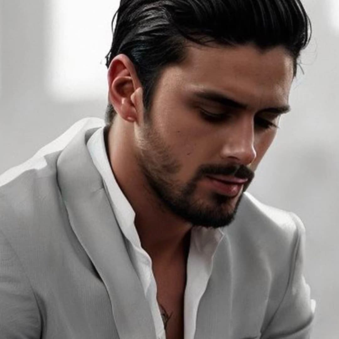 La quinta temporada del show más romántico de la televisión se estrena este lunes 21 de agosto con un nuevo horario, a las 7P/6C por UniMás, y ahí podremos ver a
<b> Ángel</b>, venezolano de 23 años, residente de Dallas, Texas, que busca a su media naranja.