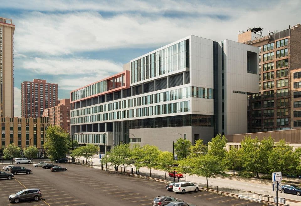 Otra secundaria de Chicago, la Jones College Prep, también quedó incluida entre los mejores planteles de la ciudad.